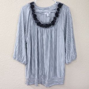 Dressbarn Silver Crinkle Top Gray Fabric Roses